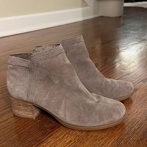 Koolaburra gray suede booties with 1.5 inch heel. Zipper closure. good condition